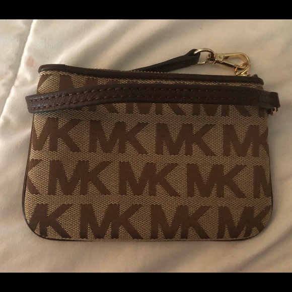 Michael Kors Handbags - SOLD!!!!!!!!! Michael Kors MK jet set wristlet Michael Kors Handbags - SOLD!!!!!!!!! Michael Kors MK jet set wristlet